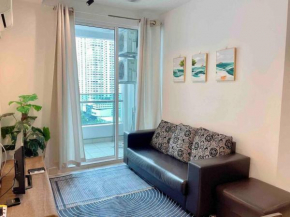 15 Minimalist 2R2B Mansion One Near Gurney / Gleneagle